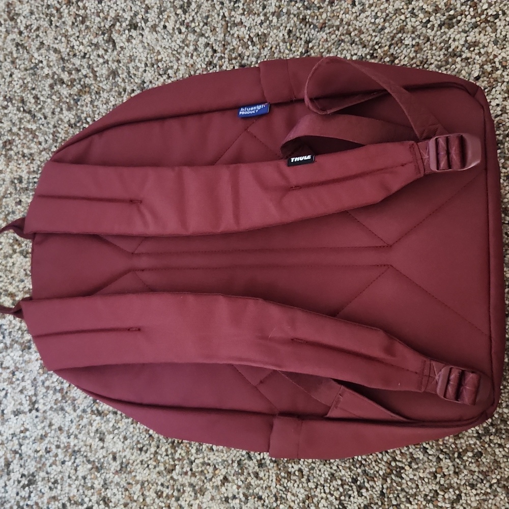 Thule Indago 23L Deep Red Backpack - Picture 2 of 8